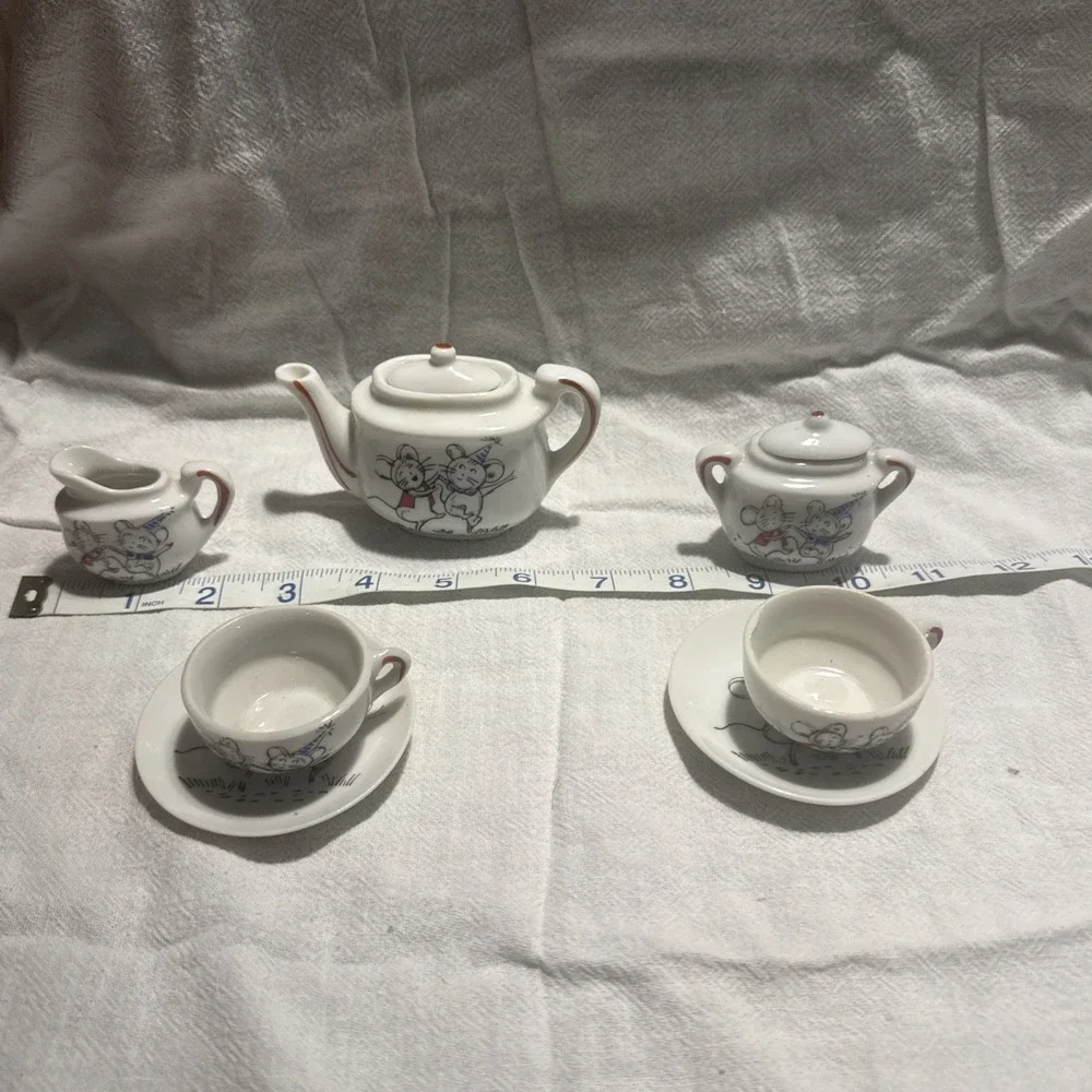Child's‎ Tea set Dancing Mice Motif (vintage) Teapot,creamer,sugar,2cups&saucers